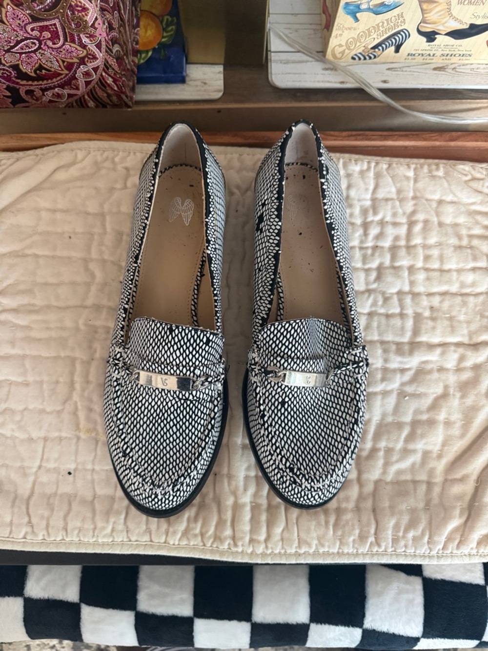 Women’s Black & White Patterned Loafers